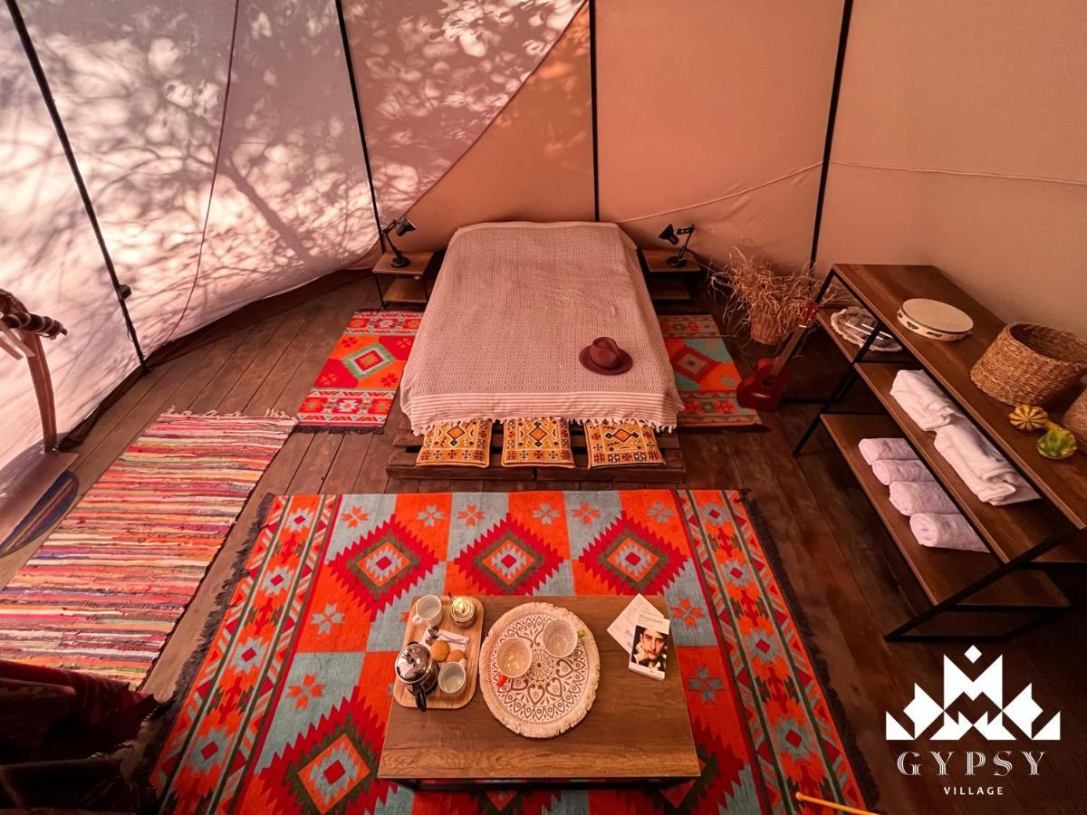 Gipsy Village Park Hotel Asureti Extérieur photo